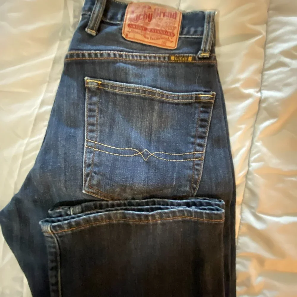 EUC Lucky Brand  Jeans sz 30 with Light Factory Distress - Picture 2 of 15